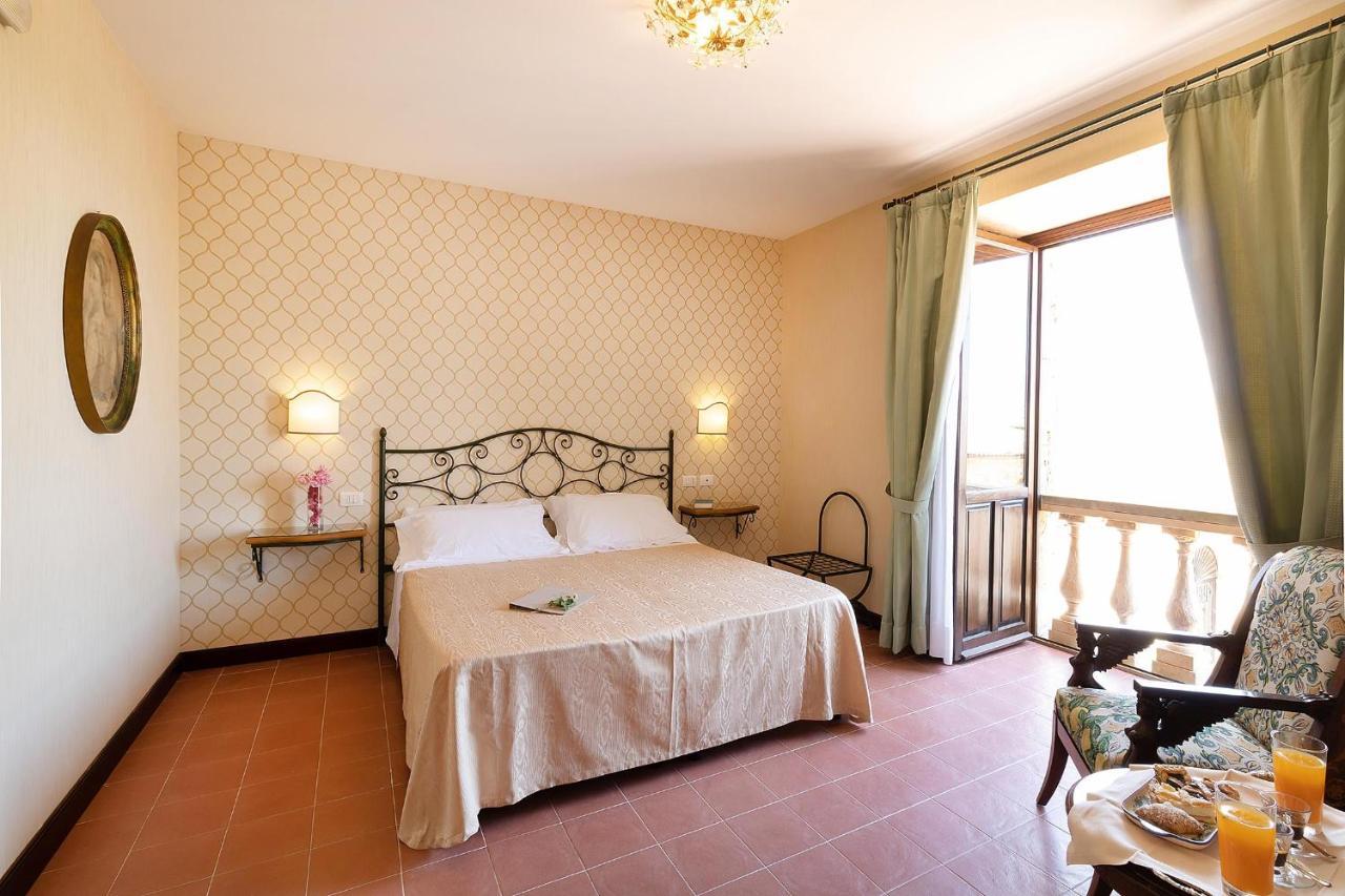 Hotel Villa Favorita Noto Exteriör bild