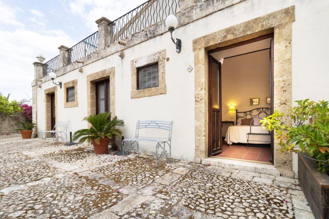Hotel Villa Favorita Noto Exteriör bild