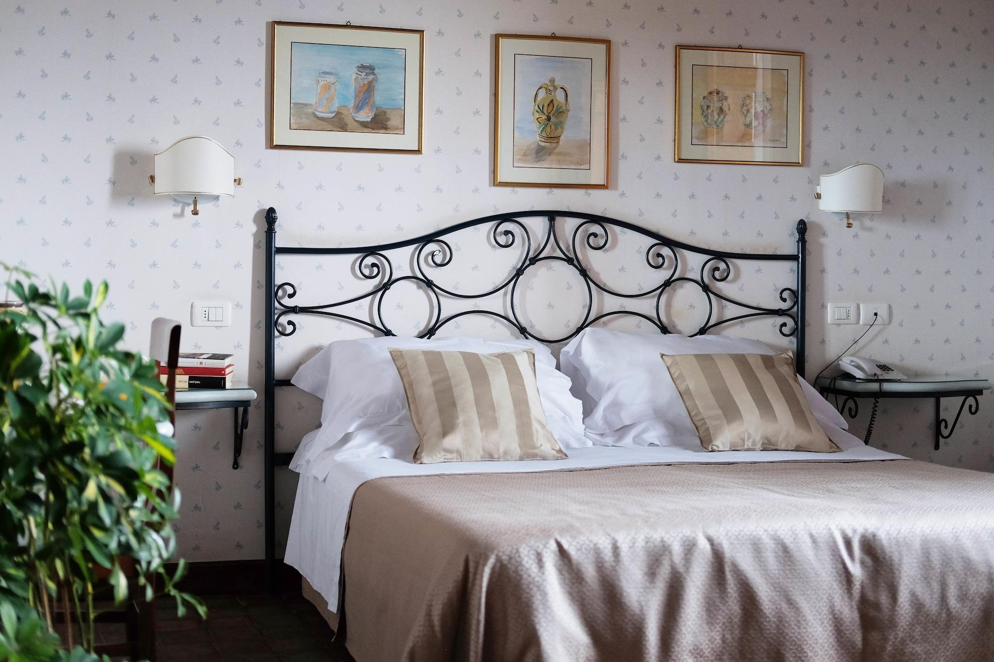 Hotel Villa Favorita Noto Exteriör bild