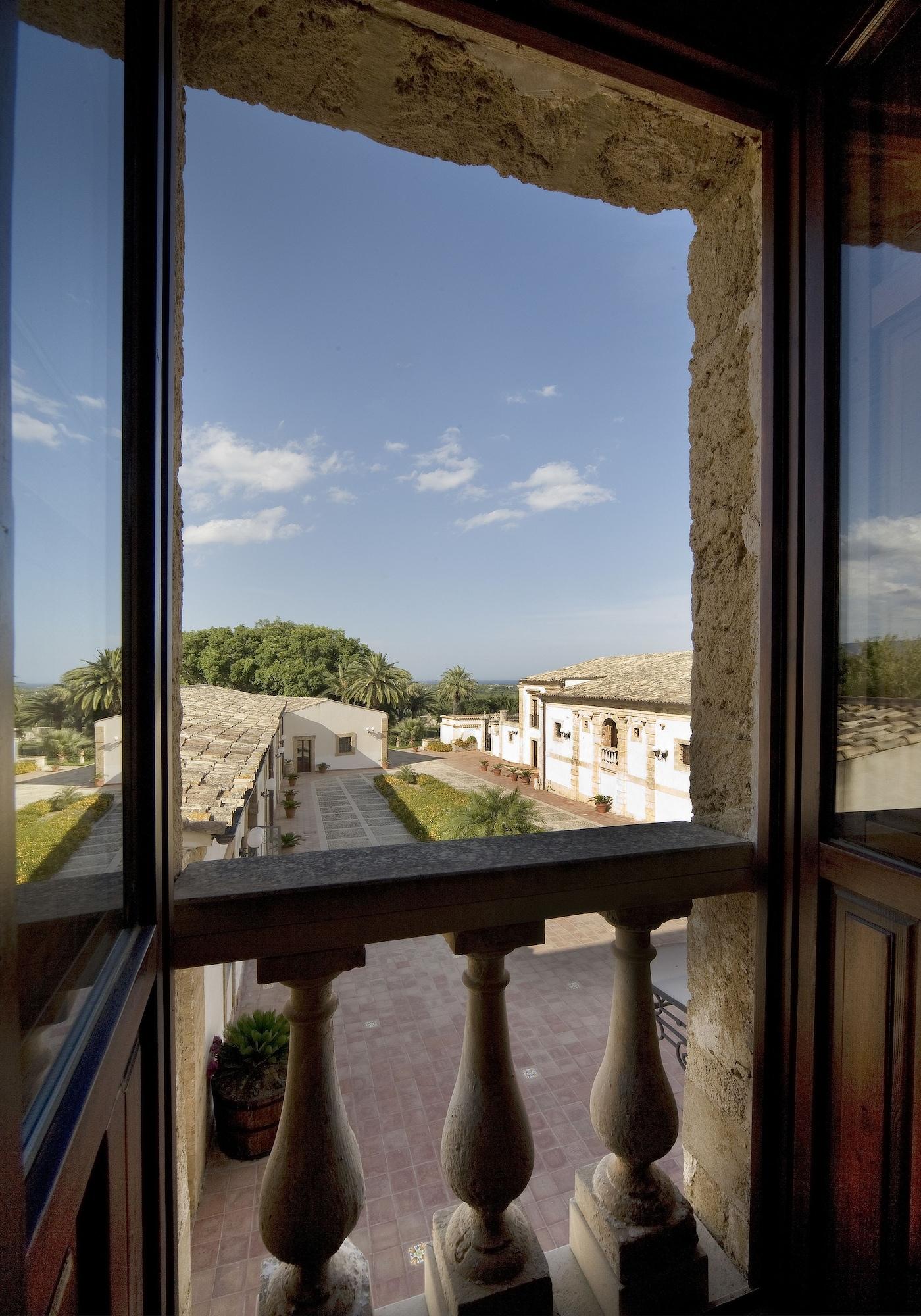 Hotel Villa Favorita Noto Exteriör bild