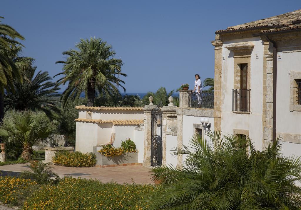 Hotel Villa Favorita Noto Exteriör bild