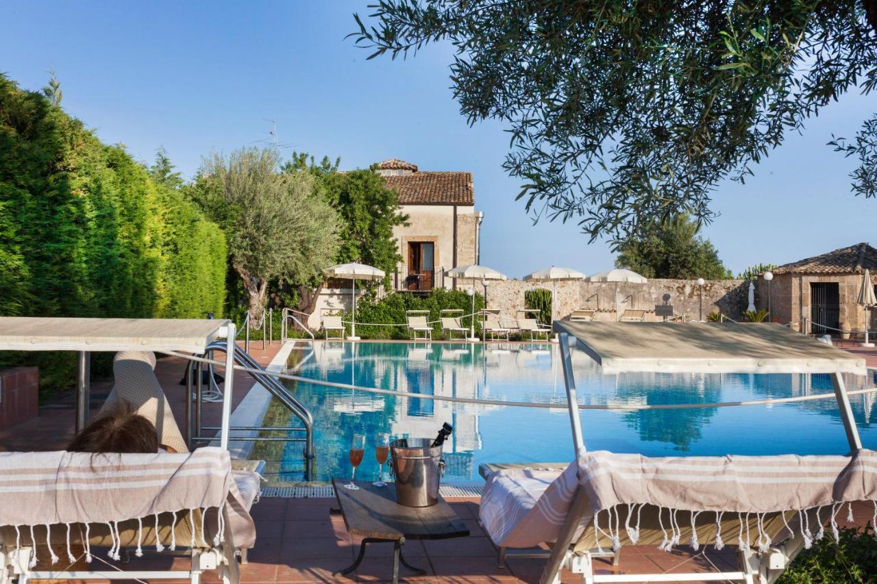 Hotel Villa Favorita Noto Exteriör bild